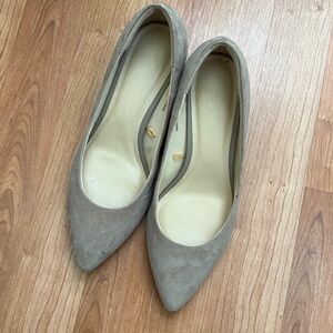 LIKE NEW Women’s Pointed Toe Pumps – Size 22.5 cm (US 5.5)